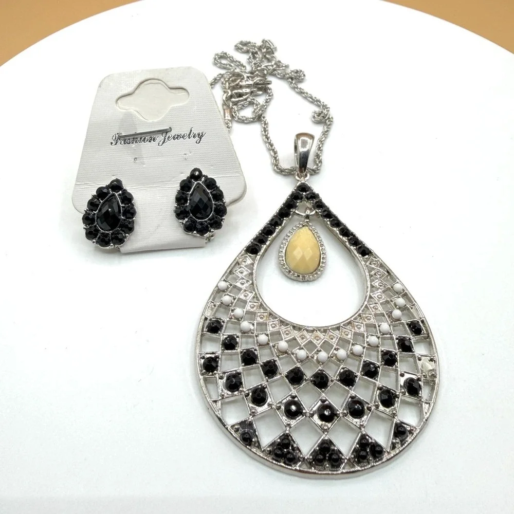 Black White Yellow Rhinestone Teardrop Pendant Necklace Earrings Jewelry Set